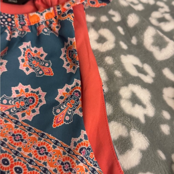 Willi Smith Coral and Blue Patterned Top - Picture 7 of 10